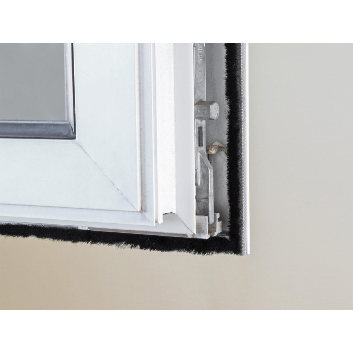 DELOCK αυτοκόλλητη μονωτική ταινία 66893 για παράθυρα, 8mm, 5m, μαύρη - Image 2